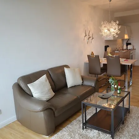 Bellevue Apartment *